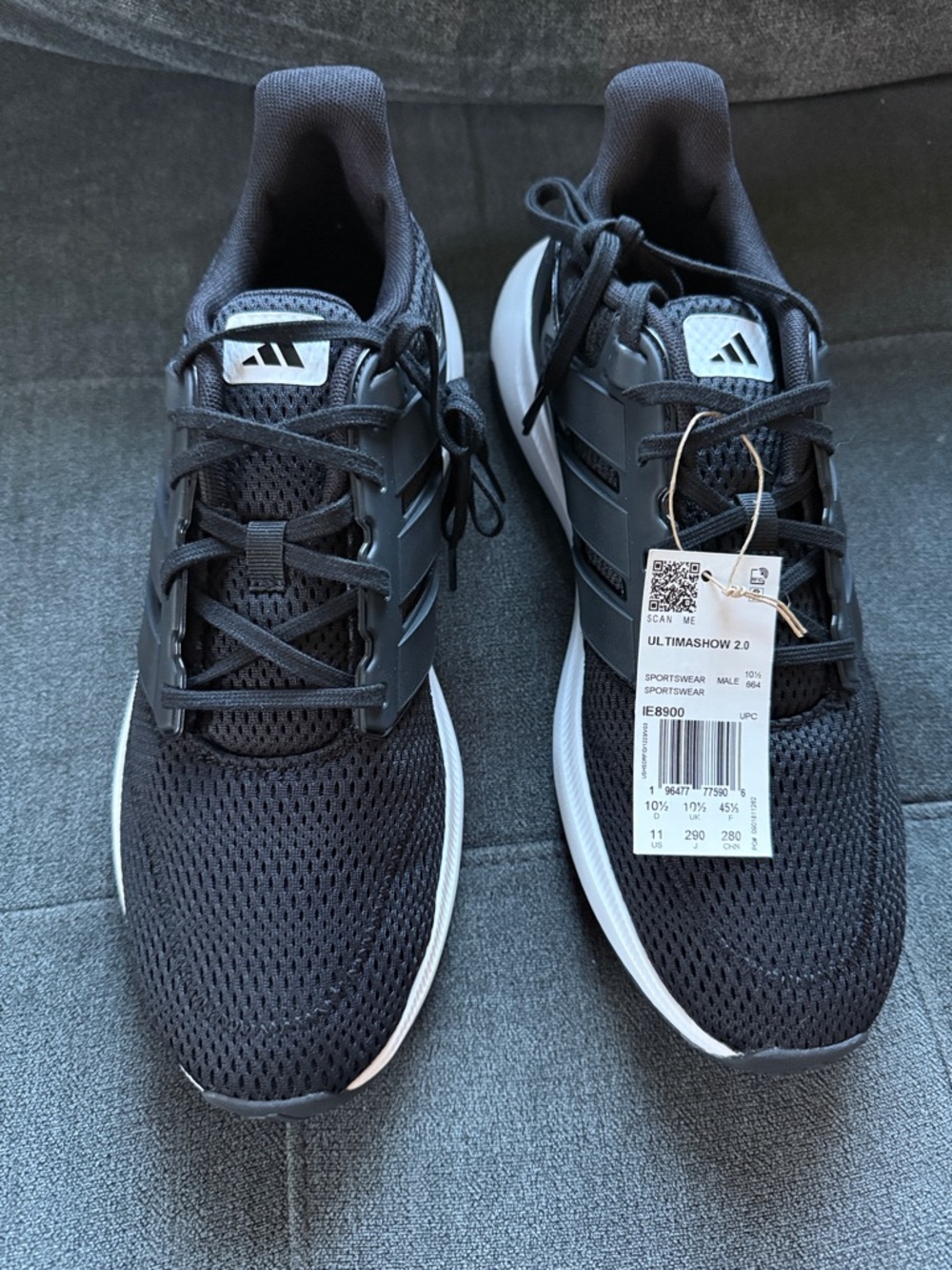 Adidas men’s size 11 Black and White Ultimashow 2.0 Running Shoes